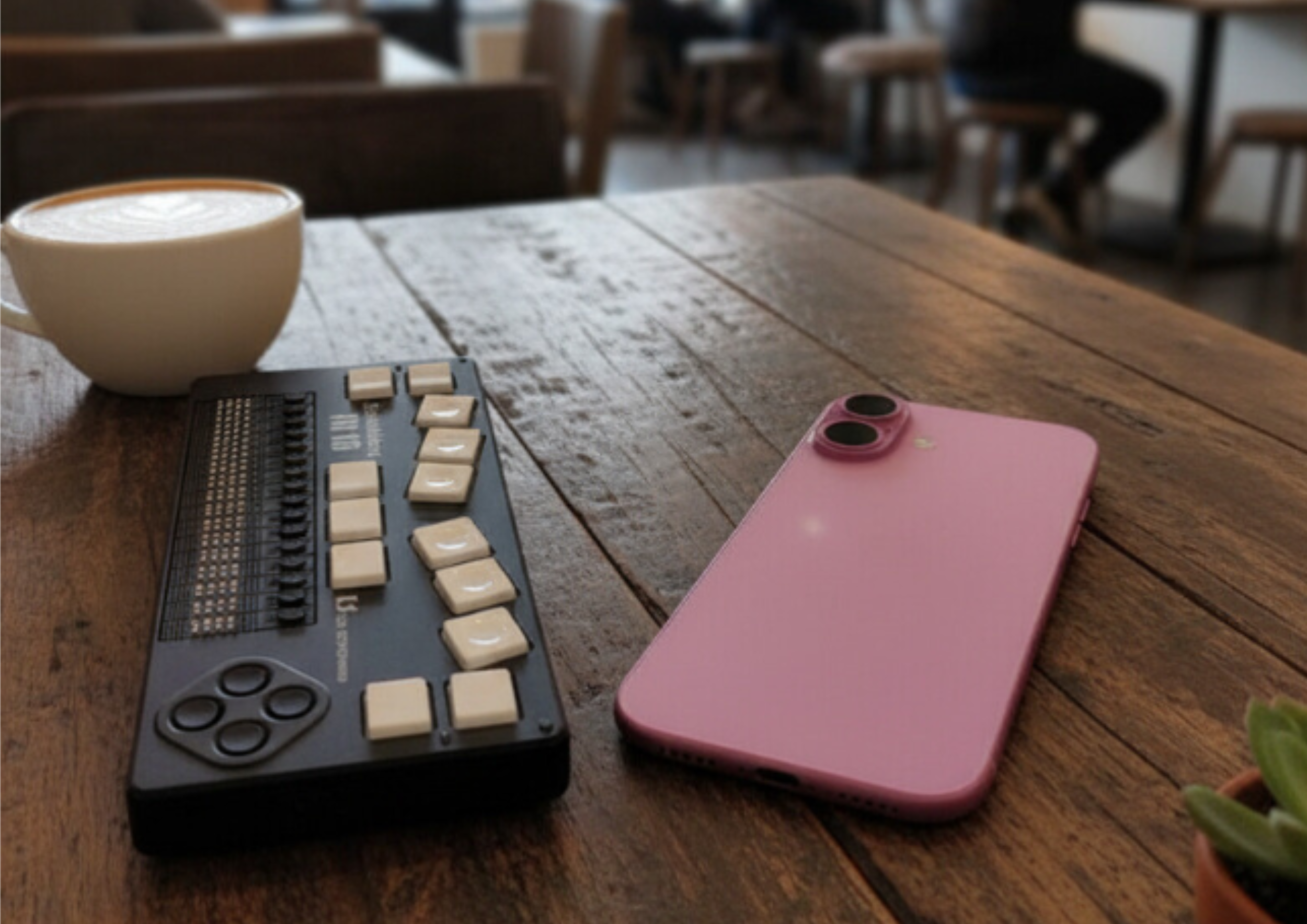 FIT16 カフェでの使用イメージ写真